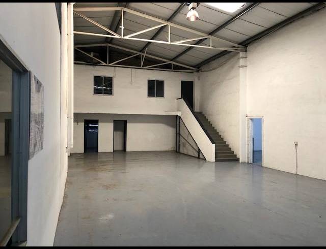 997M² WAREHOUSE TO LET IN MAXMEAD